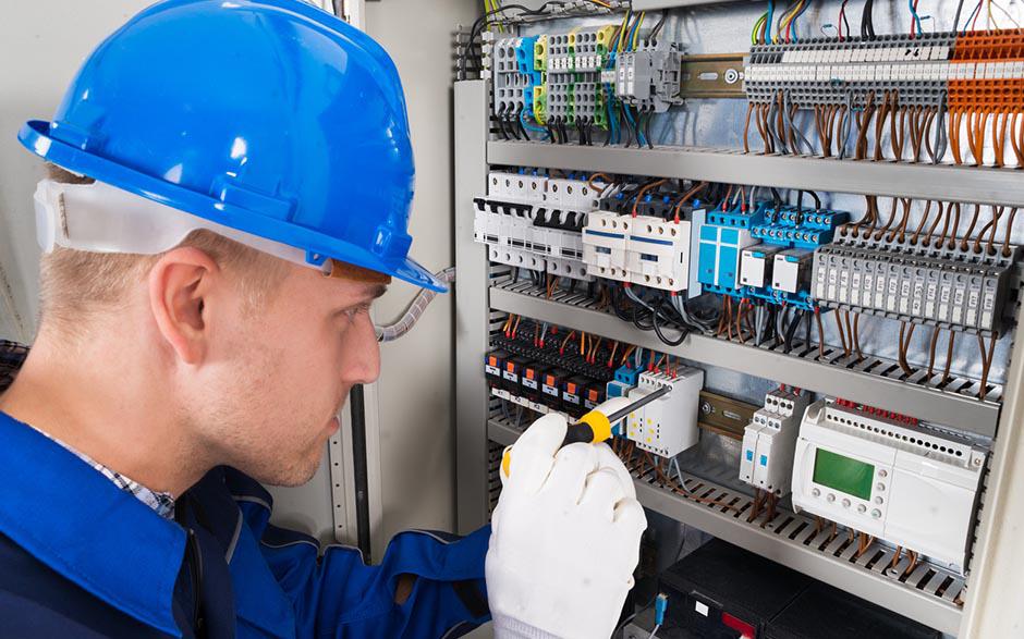 électricien dans le bâtiment Garches