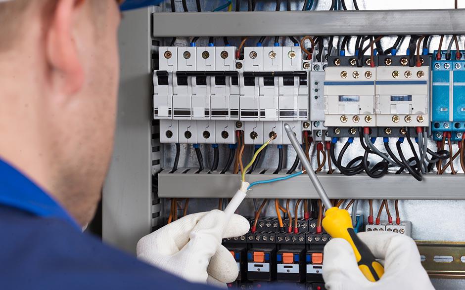 électricien dans le bâtiment Garches